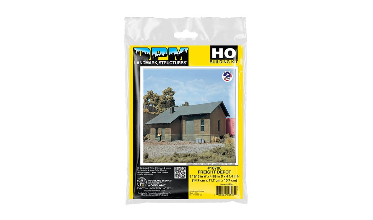 Freight Depot - HO Scale Kit - Figures, landscape and accessories sold separately