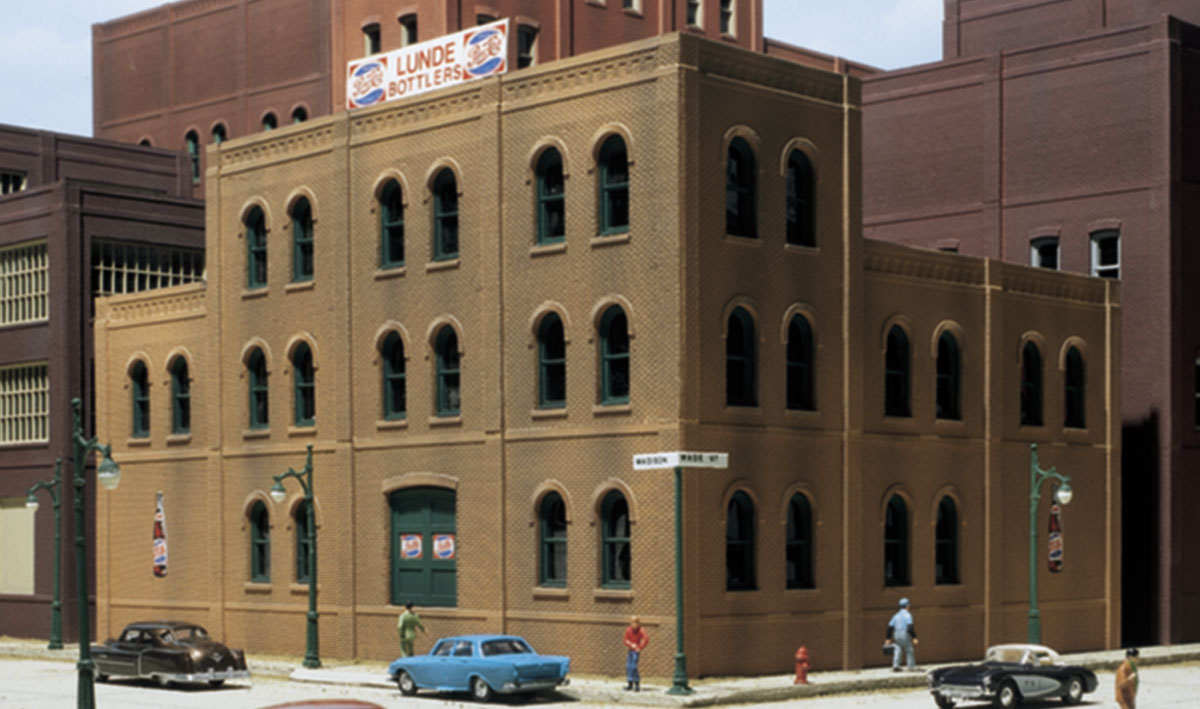 Arched Window Industrial Building - HO Scale Kit - Build 1 of our 3 designs or build your own 
&bull;Footprint - 11 5/16" w x 8 9/16" d x 6 3/4" h (28