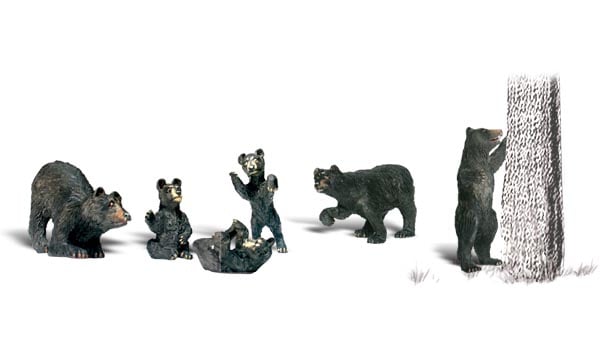 Black Bears - HO Scale - A set of black bears; three cubs and three adults in various poses