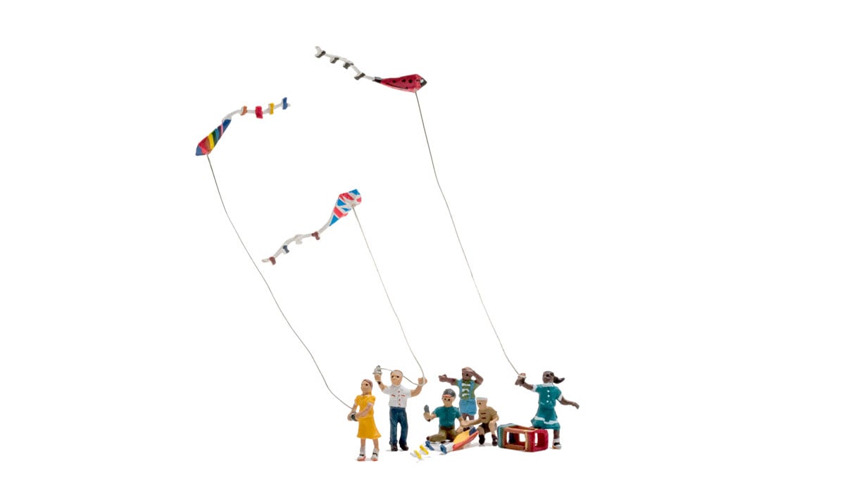 Windy Day Play - HO Scale - Springtime breezes blow for these six children and their kites aloft! 
Set contains 8 pieces