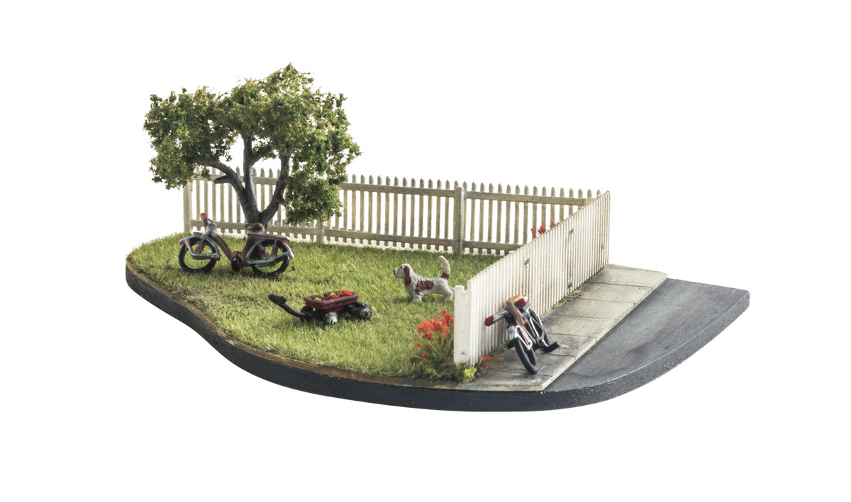 Picket Fence - N Scale - Add character to any scene with hand-painted and authentically weathered N scale Picket Fence
