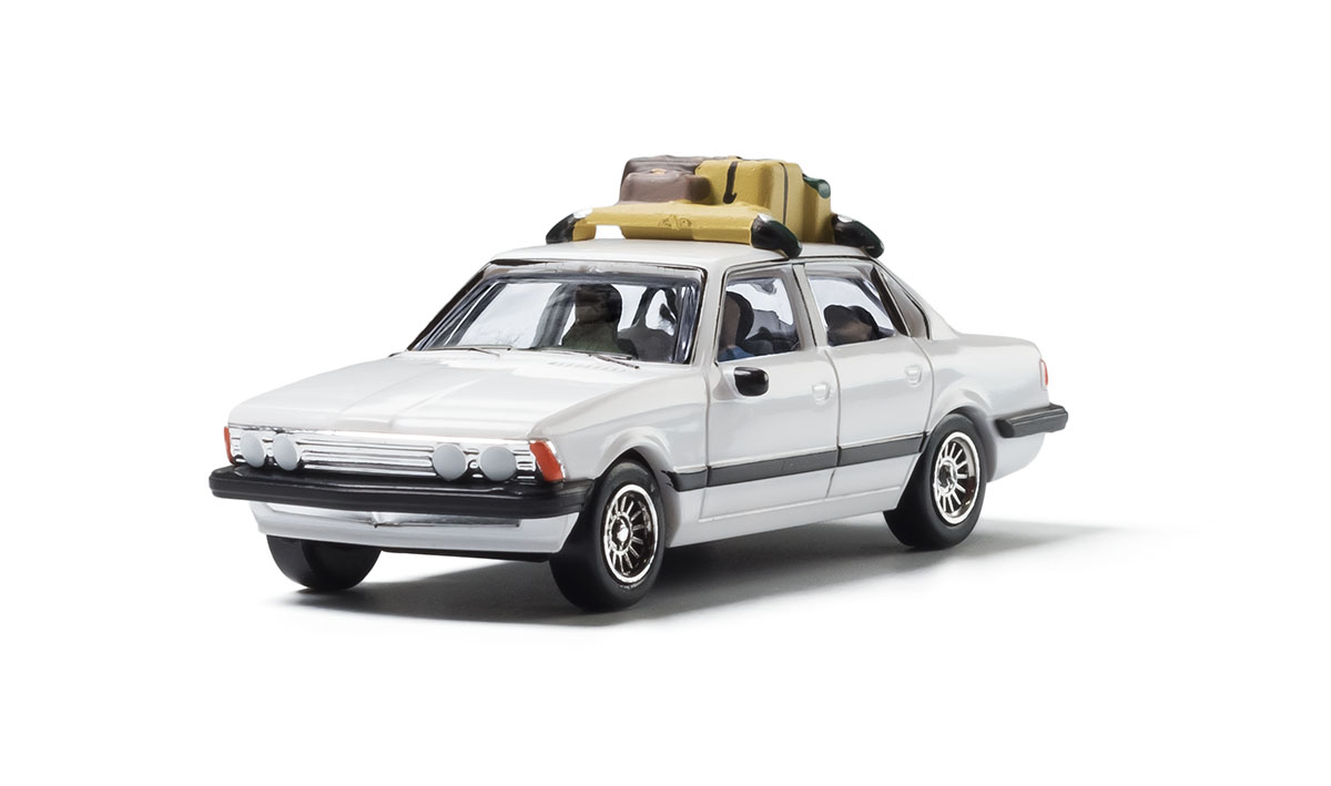Family Vacation Sedan - HO Scale - Modern Era Vehicles replicate automobiles manufactured during the last few decades of the 20th century