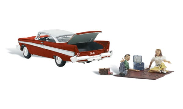 Parked For a Picnic - HO Scale - Peggy Sue and Lee Roy find the perfect spot for a picnic