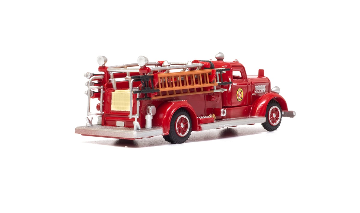 Fire Truck - HO Scale - Where's the fire? This vintage '50s era fire engine has three removable fire hoses, three ladders and various other intricate, realistic details