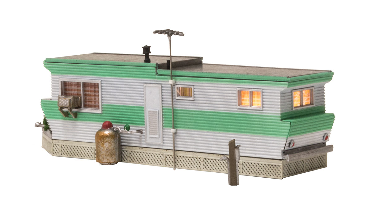 Grillin' & Chillin' Trailer - N Scale - Just take a seat in one of the chairs on the deck and relax in the shade while the food cooks