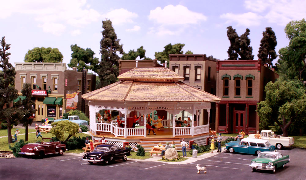 Grand Gazebo - HO Scale - The Grand Gazebo offers a panoramic view in any layout's village or city park