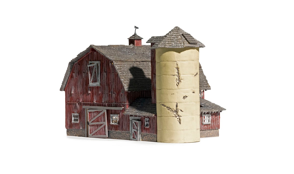 Old Weathered Barn - HO Scale