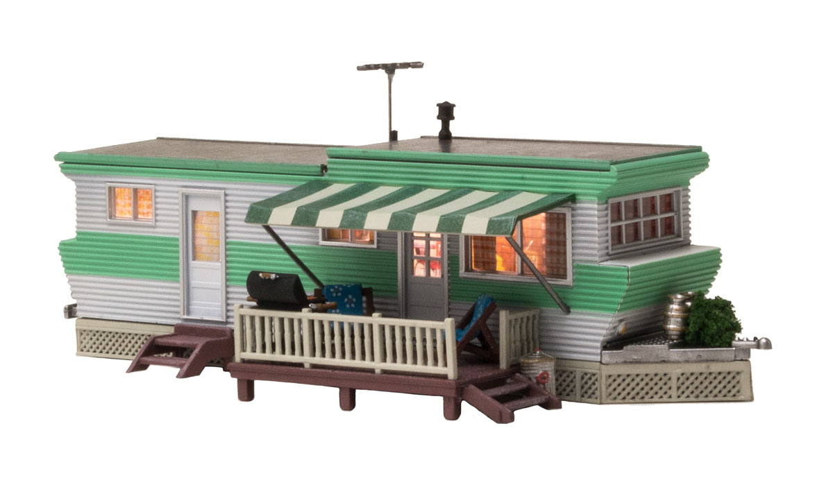 Grillin' & Chillin' Trailer - HO Scale - Just take a seat in one of the chairs on the deck and relax in the shade while the food cooks