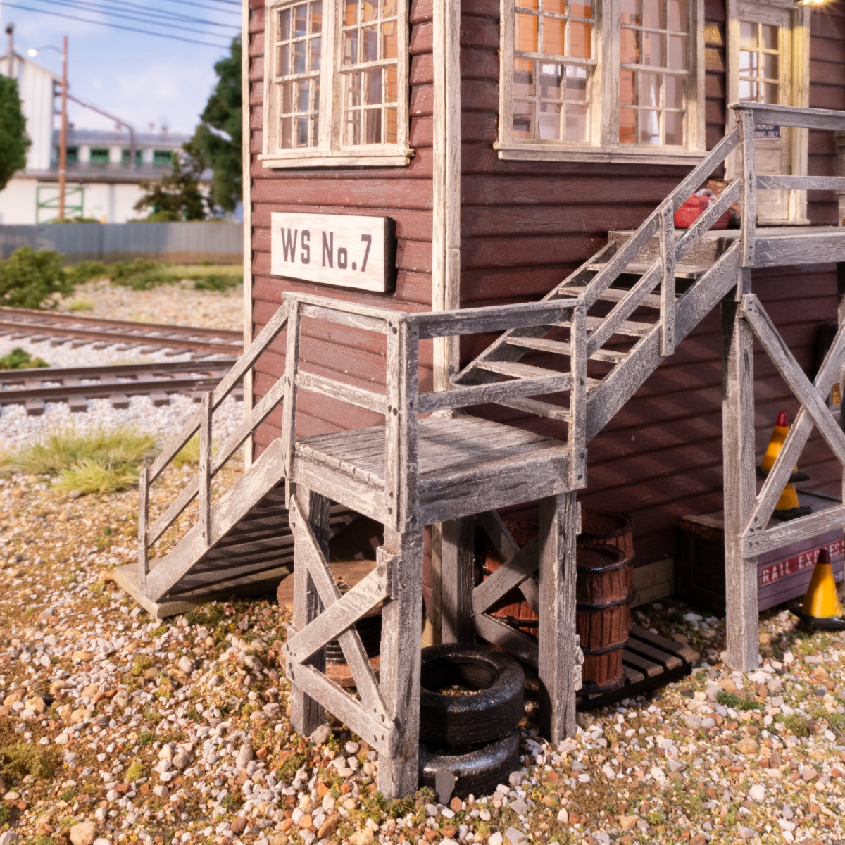 Interlocking Tower - HO Scale - Woodland Scenics