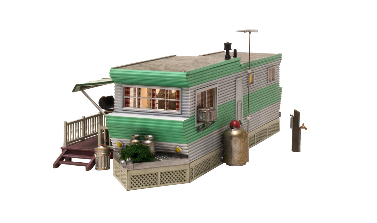 Grillin' & Chillin' Trailer - O Scale - Just take a seat in one of the chairs on the deck and relax in the shade while the food cooks