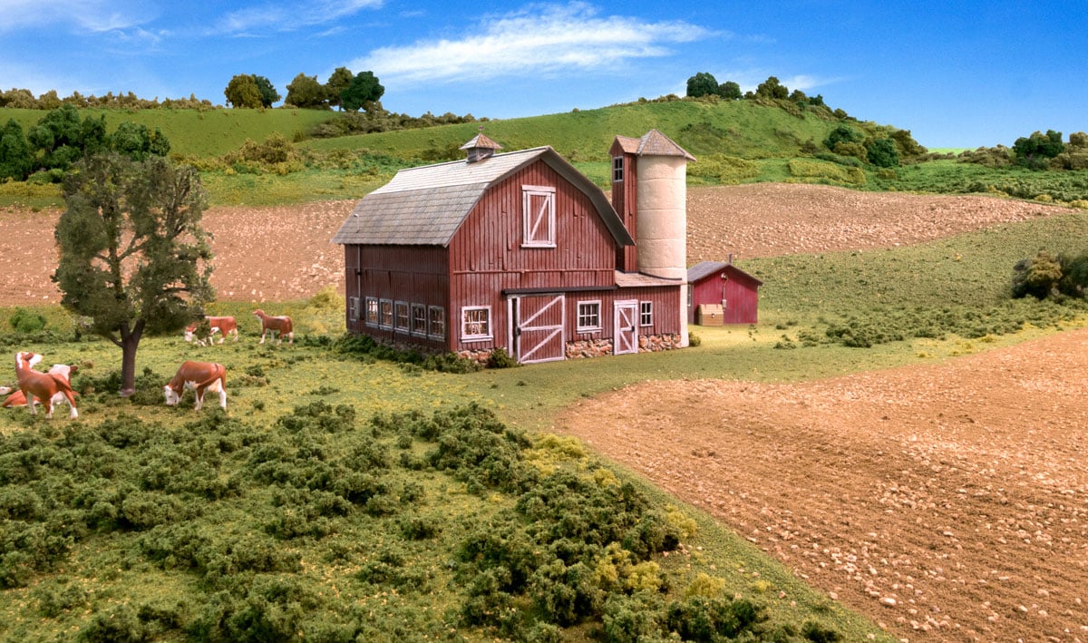 Old Weathered Barn - O Scale