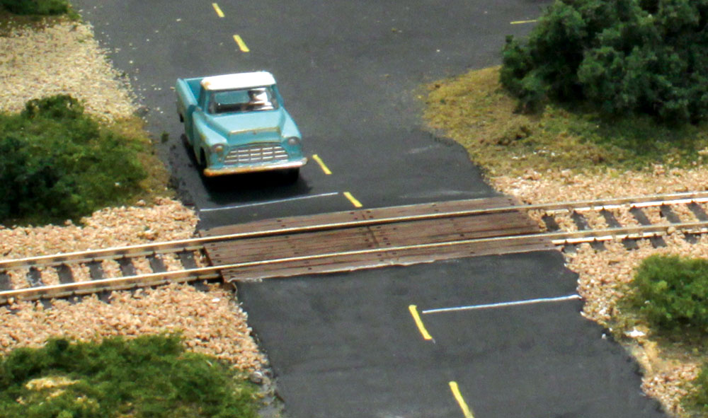 Wood Grade Crossing HO Scale