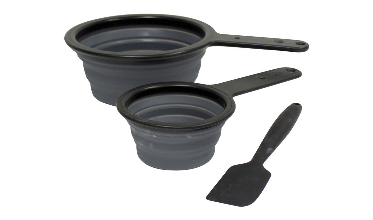 Plaster Mixing Set - Plaster Bowls and Spatula are fast and easy to clean, wet or dry! The Measuring Cup and Mixing Bowl are marked in both ounces and milliliters for easy measuring