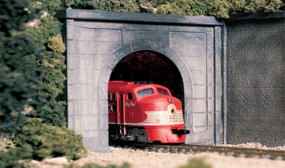 Concrete Single Portal - O Scale - Tunnel Portals are built at the entrances to tunnels