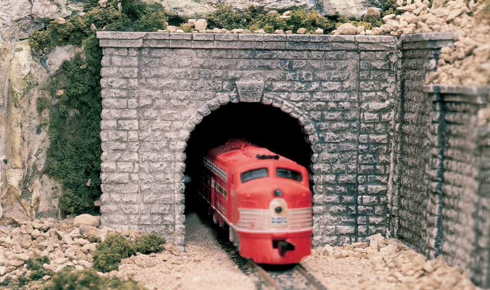 1253 Cut Stone Woodland Single Track/Tunnel Portal NIB HO-Scale 