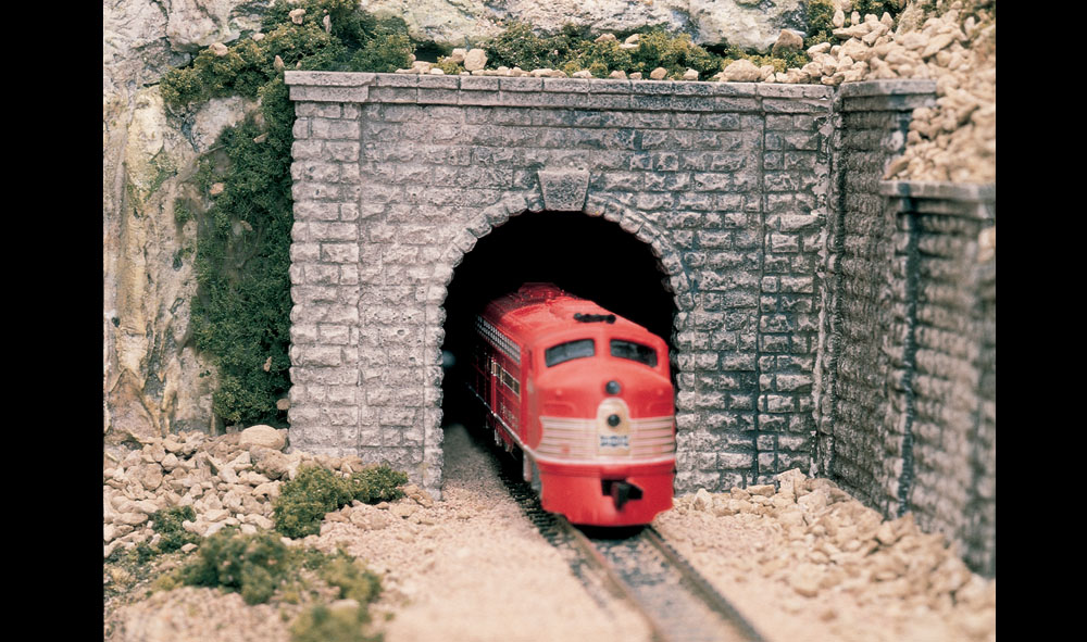 Cut Stone Single Portal - O Scale - Tunnel Portals are built at the entrances to tunnels
