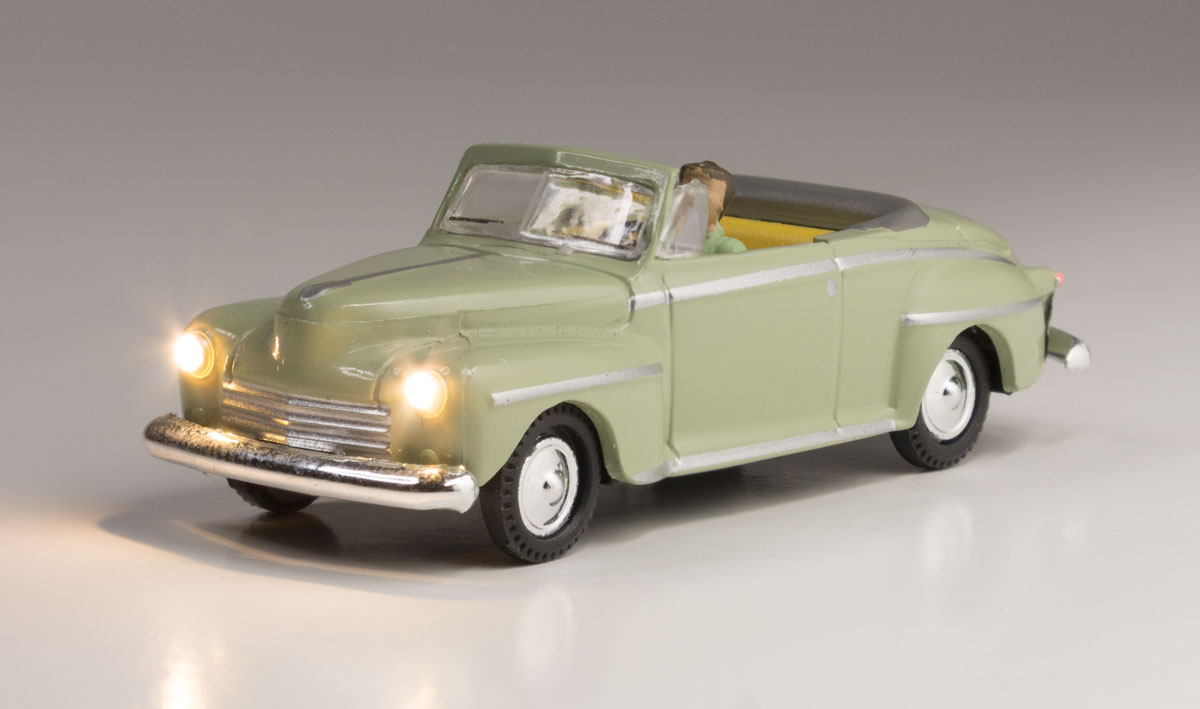 Cool Convertible - HO Scale