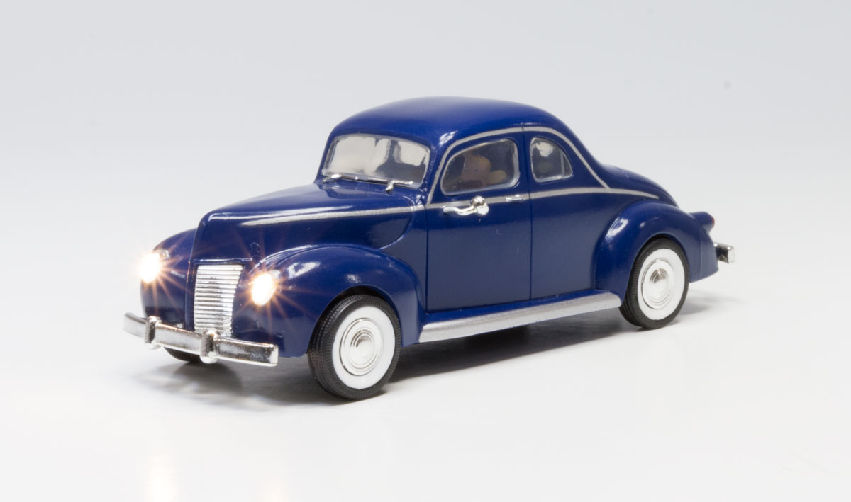 Blue Coupe - O Scale - Out for a drive? This well mannered coupe has a little bit of a wild side