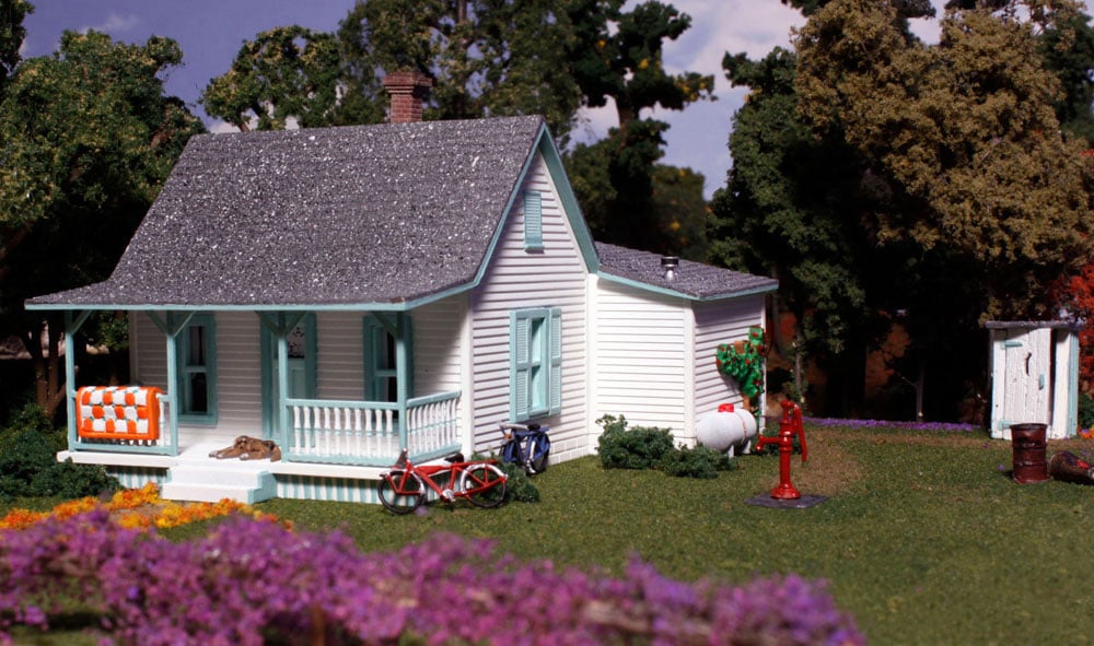 Country Cottage - HO Scale Kit - Model Grandma and Grandpa's cozy cottage, a young family's first home or give this vintage Victorian cottage the run-down look of an abandoned shack