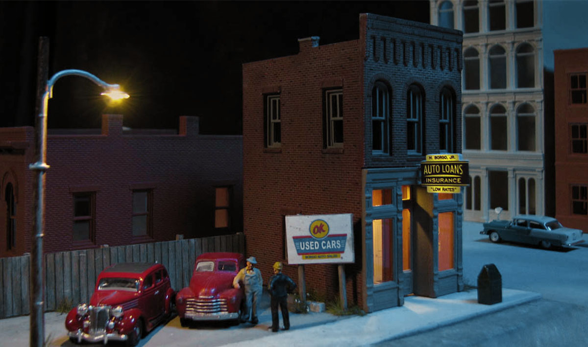 Borgo Auto Loans Combo - HO Scale - Website order only

Save over purchasing separately when you get Combos, complete with both DPM building kits and their corresponding Roomettes