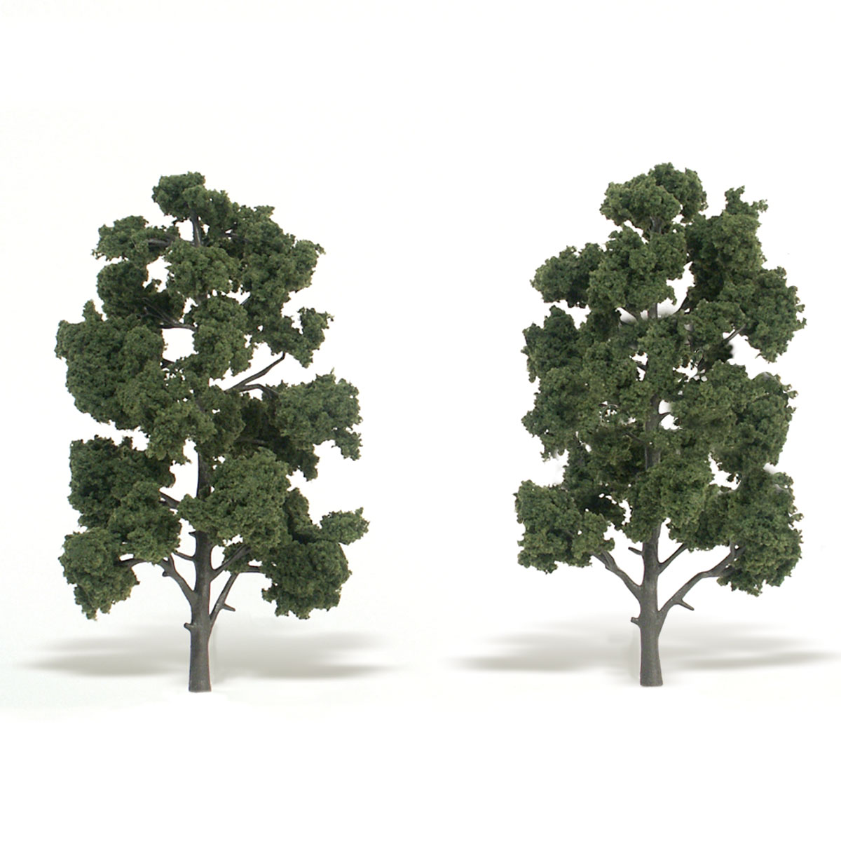 Модели материала. Классическое дерево. Растительность для макета сухая вудланд Сценик. Домино 25772-2 дерево.